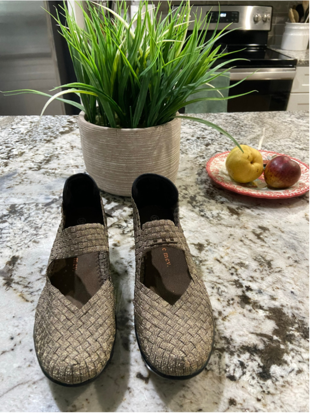 Bernie Mev 37EU, (converts to size 6 1/2 - 7 USA)